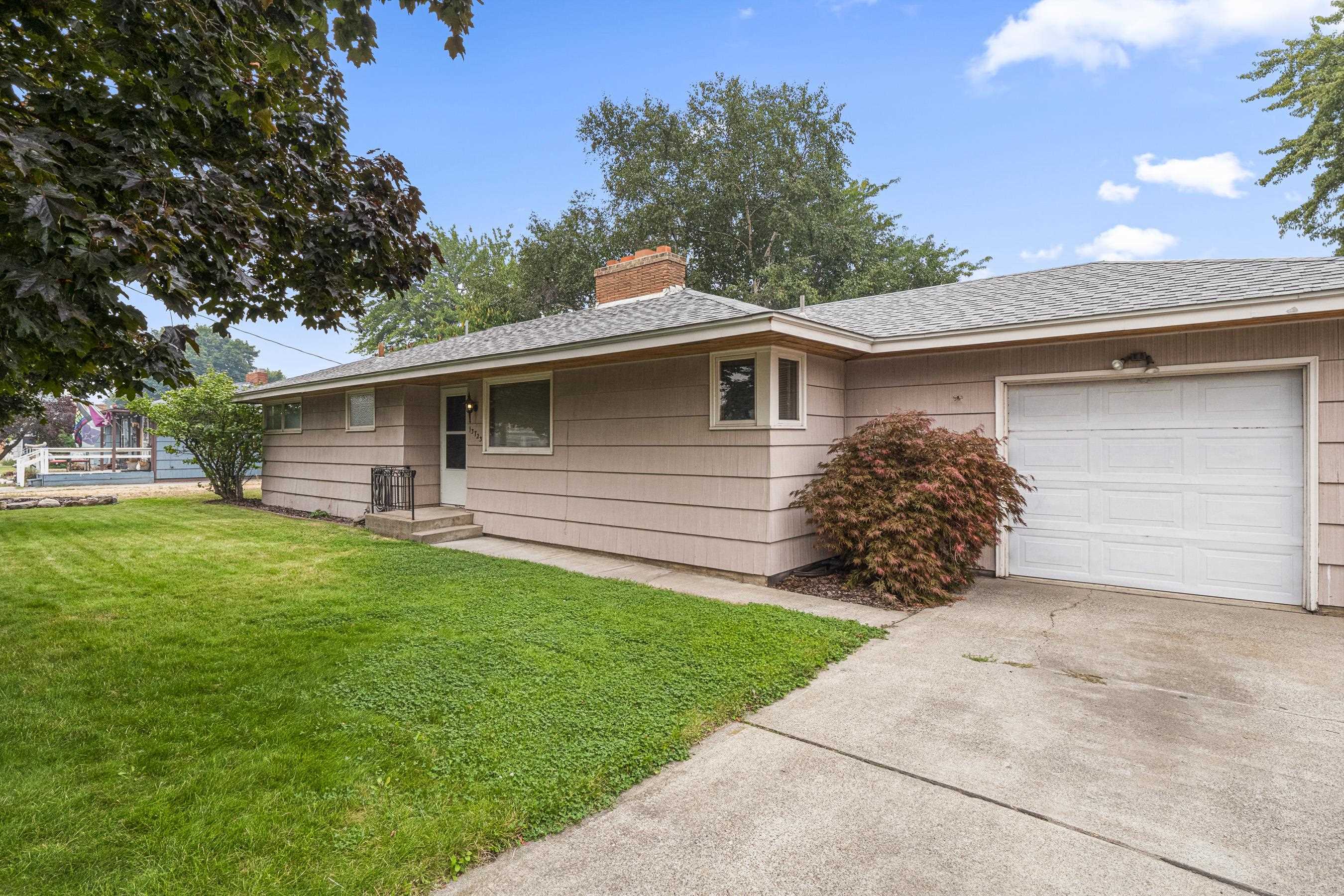 Property Photo:  13723 E Riverside Ave  WA 99216 