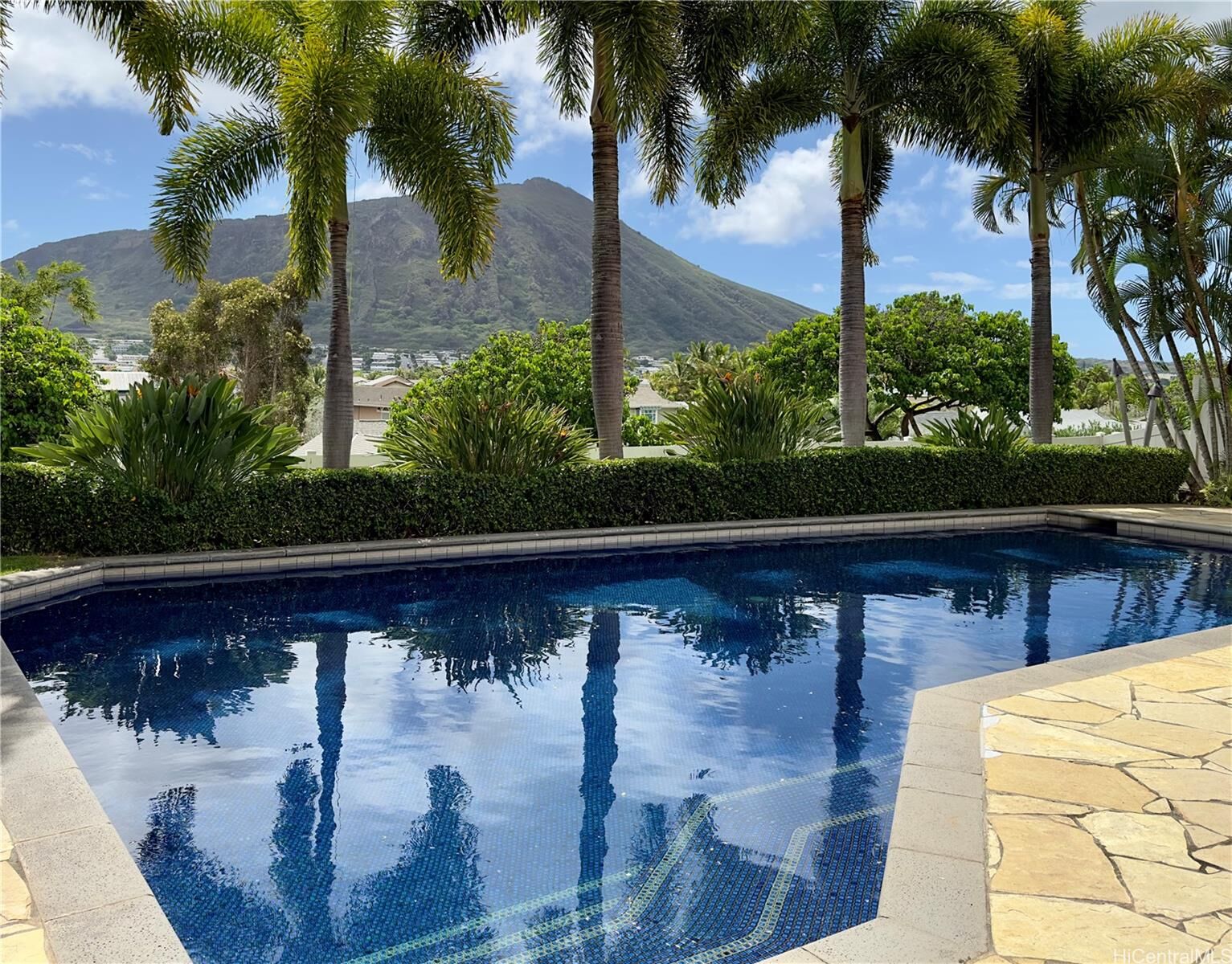 Property Photo: 1045 Kuekue Street HI 96825