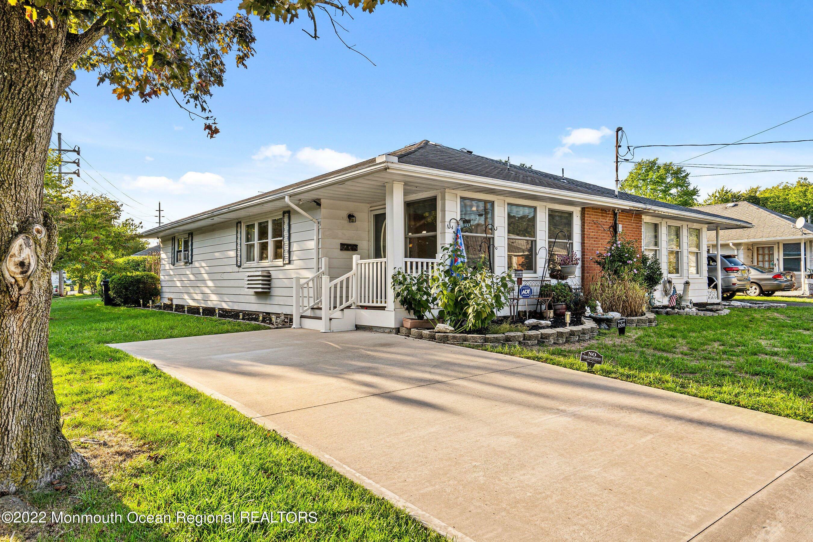 Property Photo: 4 Saratoga Place NJ 08753