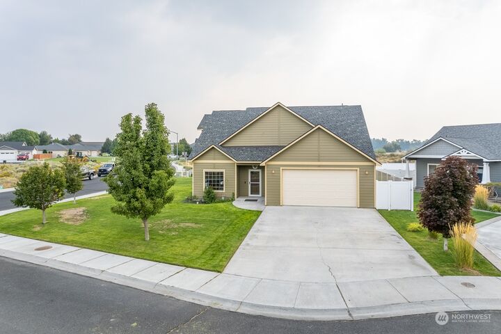 Property Photo: 546 Sparrow Lane WA 98837