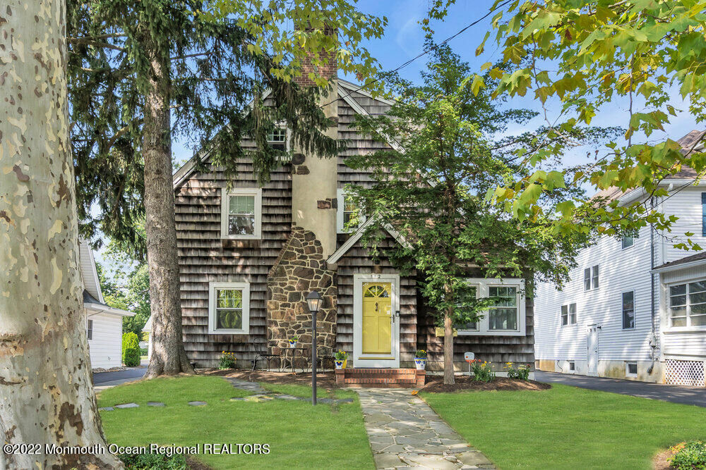 Property Photo:  112 Pinckney Road  NJ 07701 