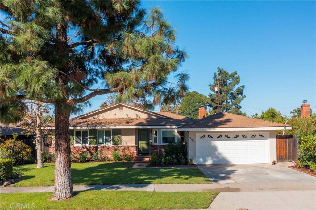 Property Photo:  960 N Clinton Street  CA 92867 