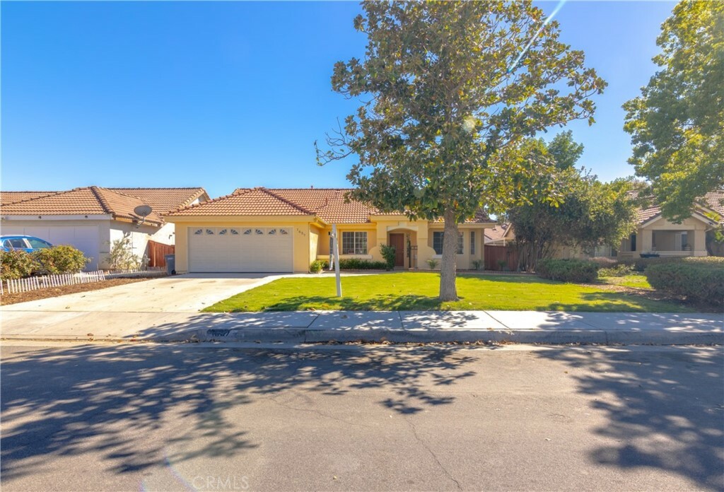 Property Photo:  1657 Cobble Lane  CA 92543 