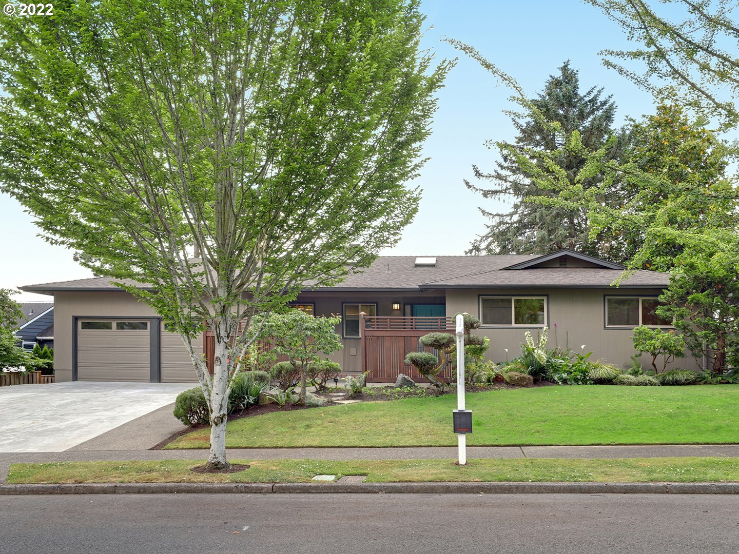 Property Photo:  11630 SW Timberline Dr  OR 97008 