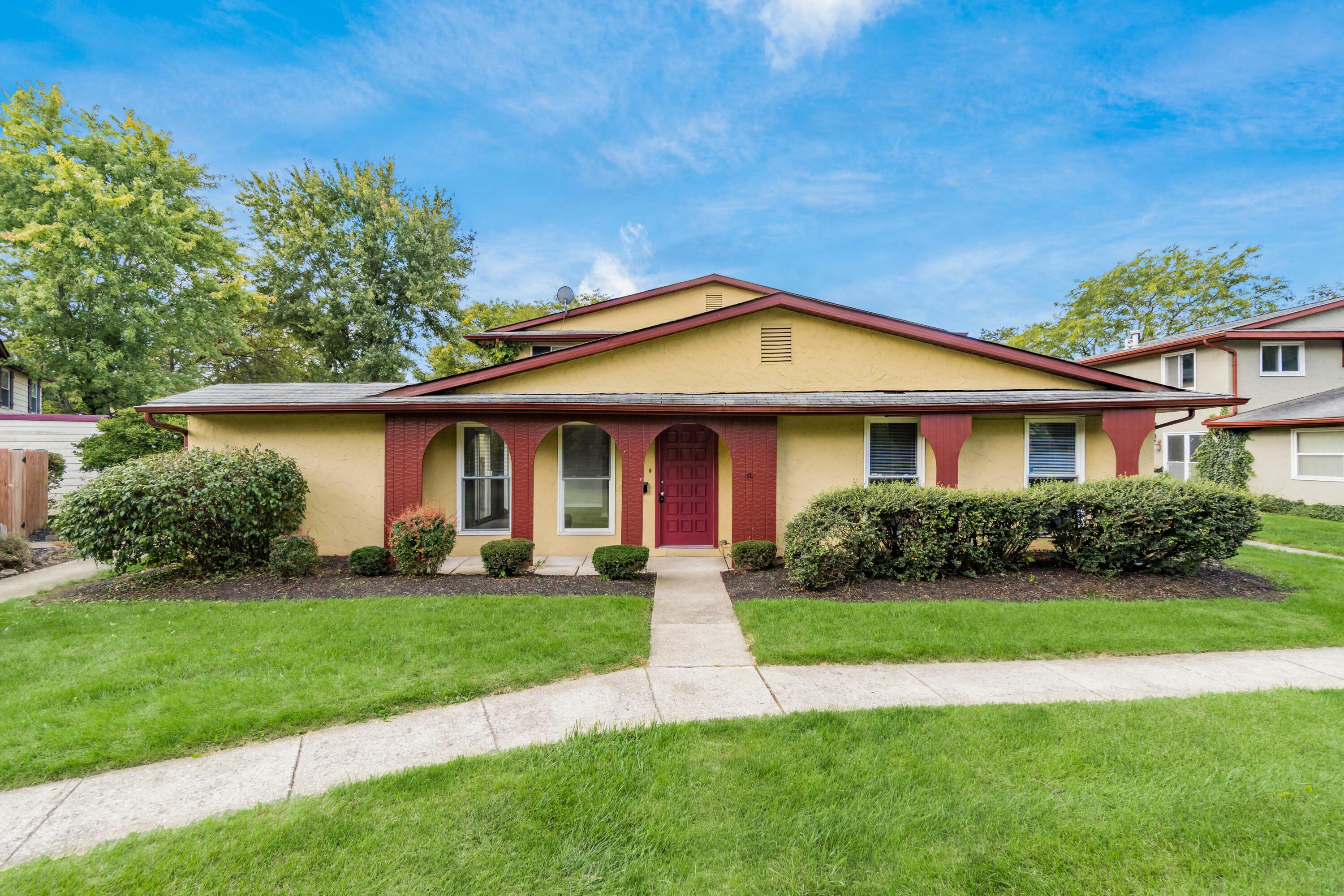 Property Photo: 2468 Burgandy Lane OH 43232
