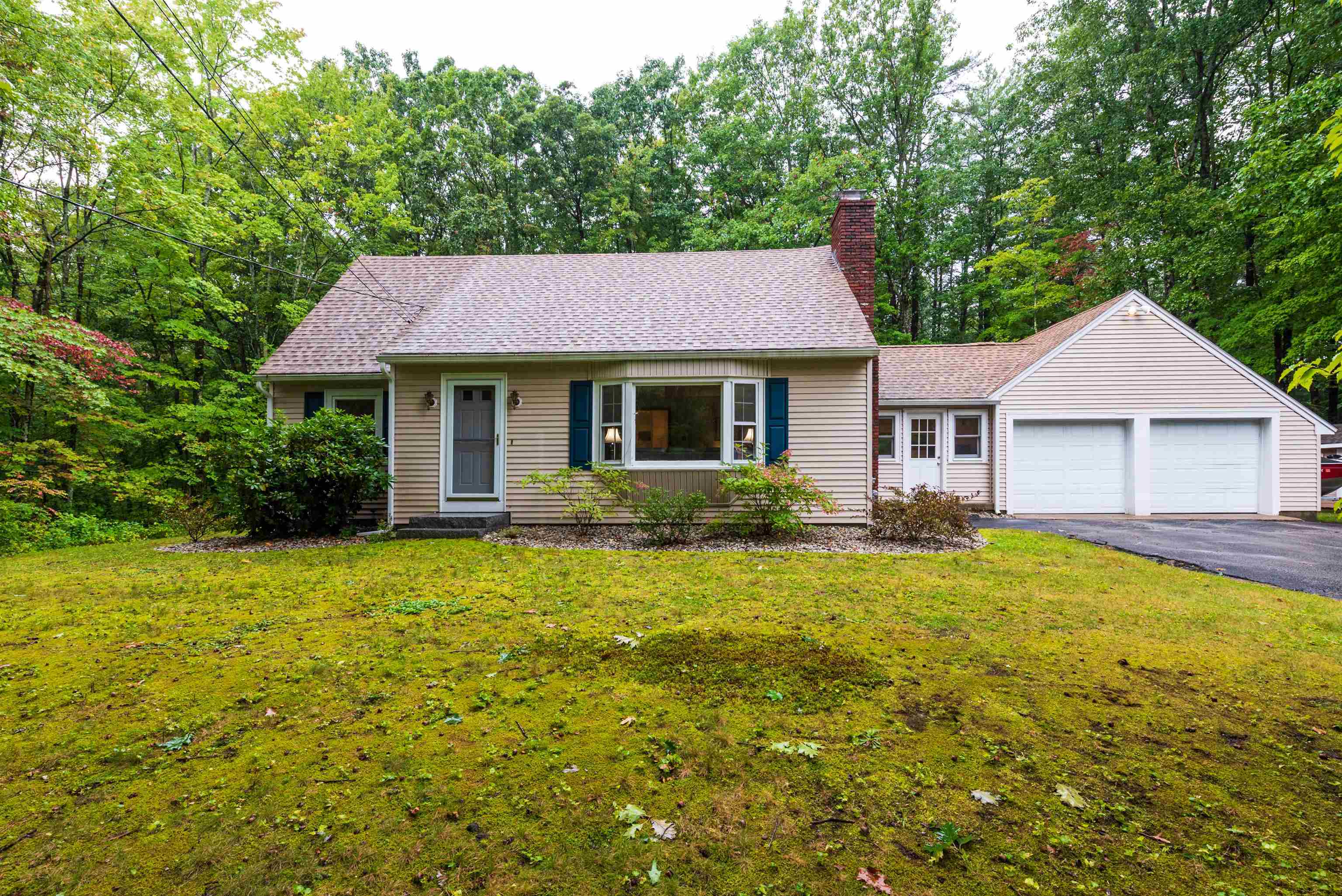 Property Photo:  18 Ridgewood Drive  NH 03304 