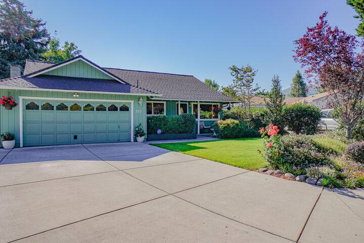 703 1st Street  Phoenix OR 97535 photo