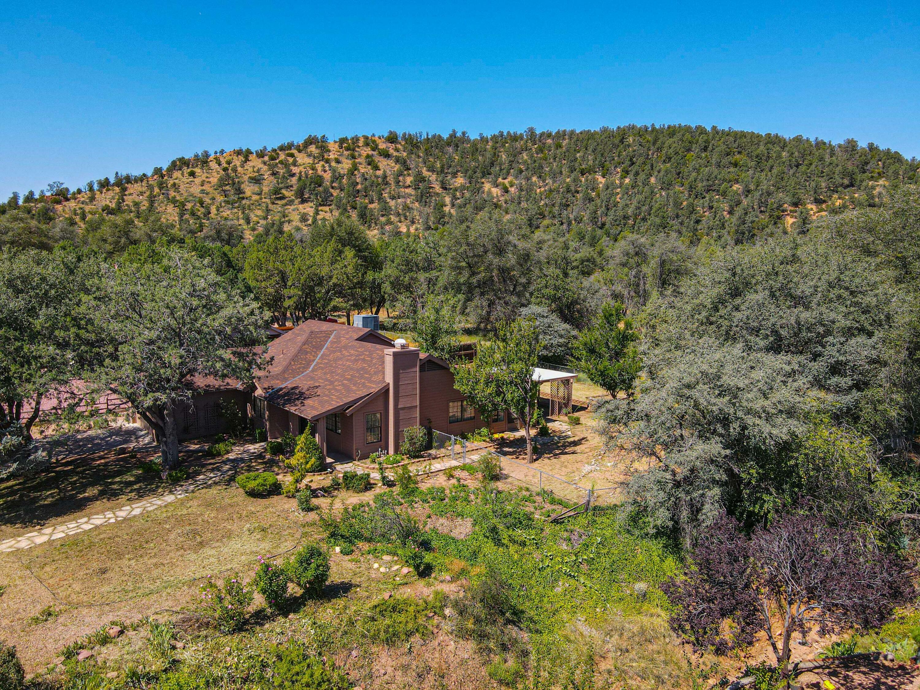 Property Photo:  1900 W Fairway Lane  AZ 85541 