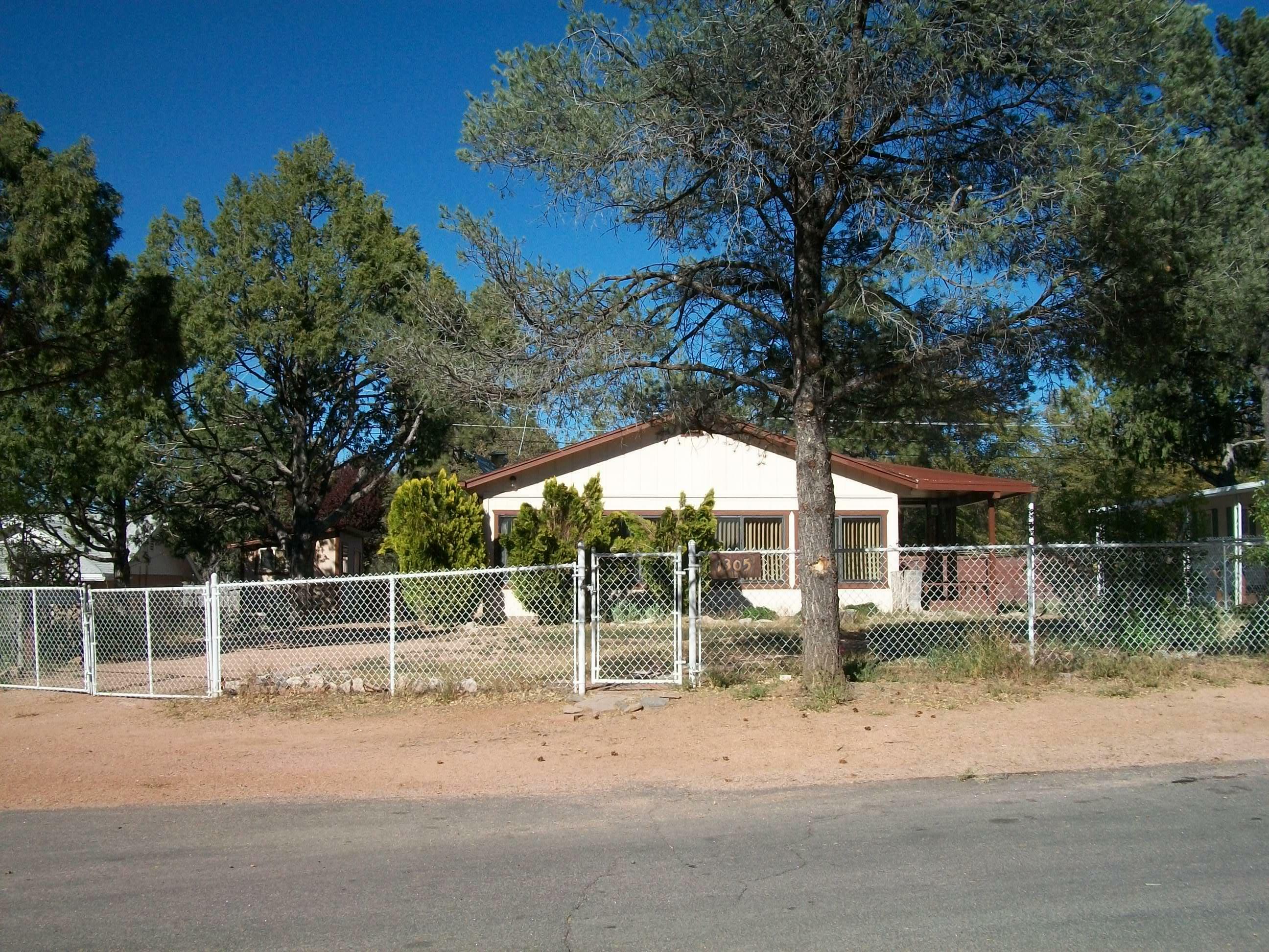 Property Photo:  1305 N Woodland Drive  AZ 85541 