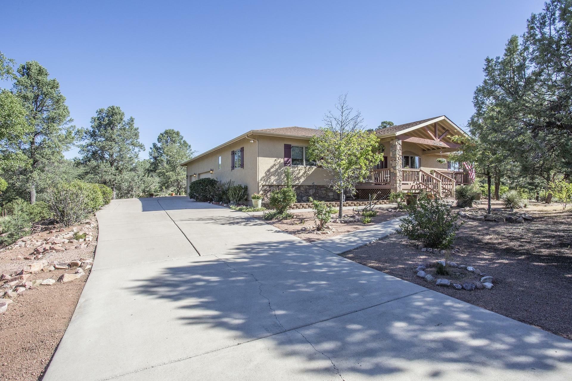 Property Photo:  1004 W Wagon Trail  AZ 85541 