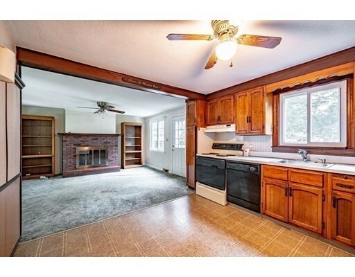 Property Photo: 21 Yale St MA 01075