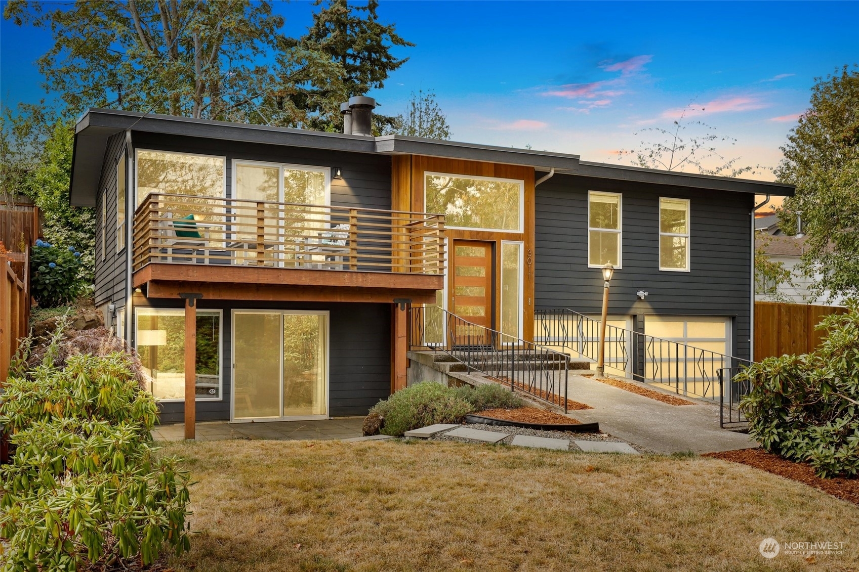 Property Photo:  3011 Harris Place S  WA 98144 