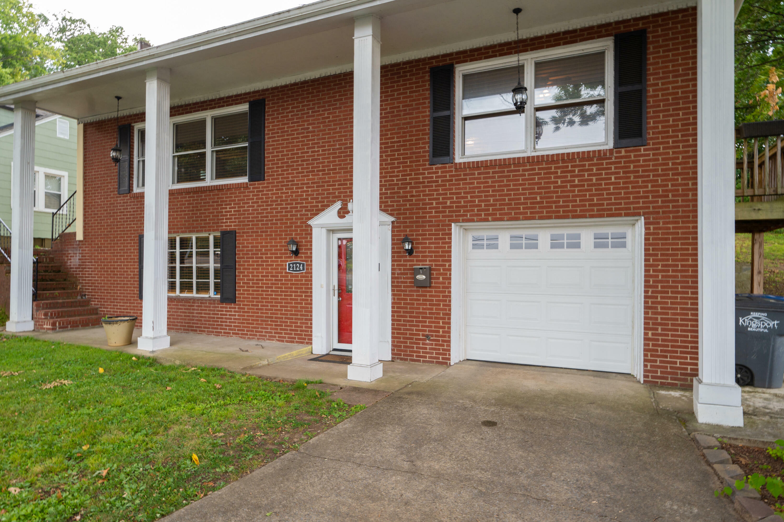 2124 Fort Henry Drive  Kingsport TN 37664 photo