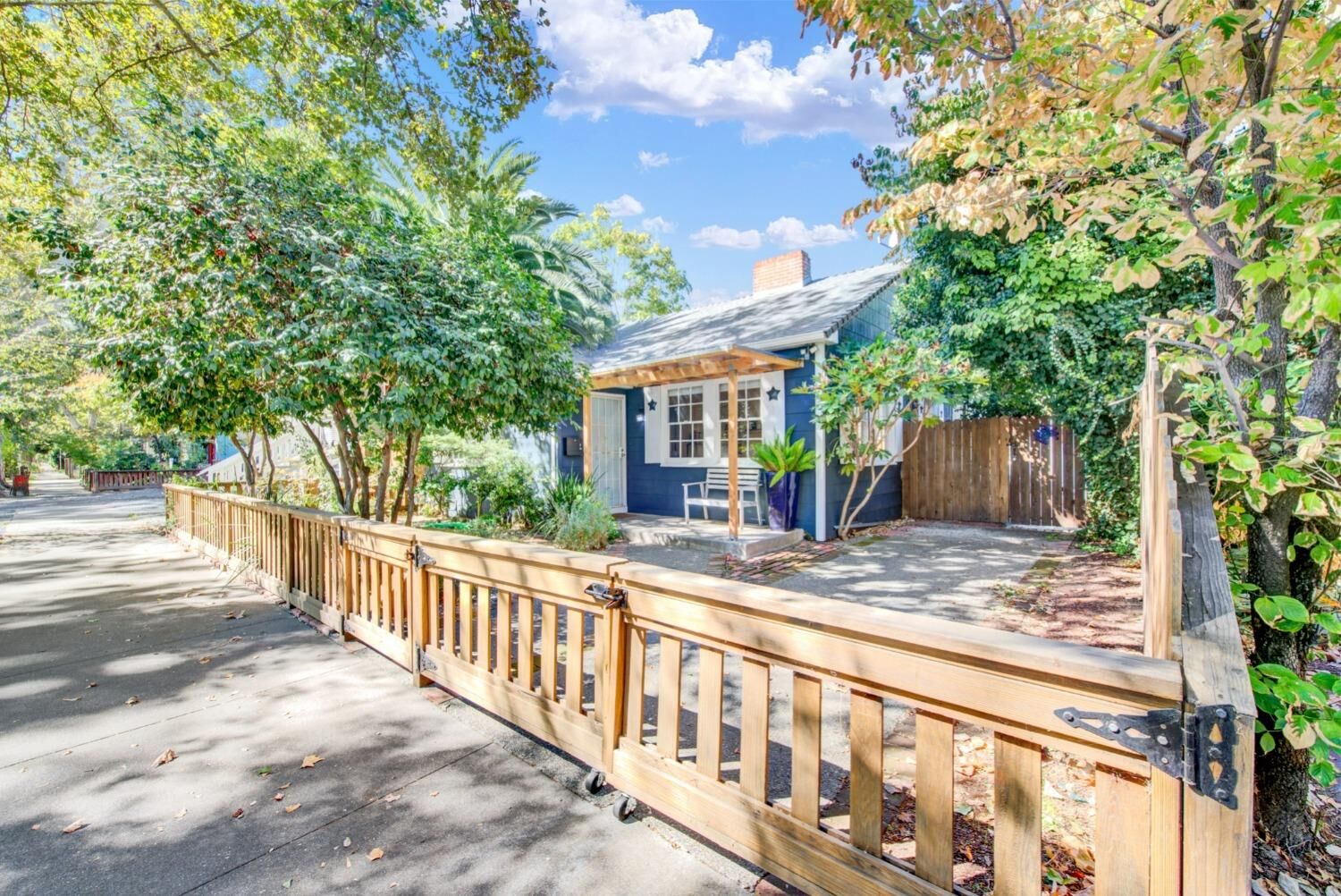 Property Photo:  308 26th Street  CA 95816 