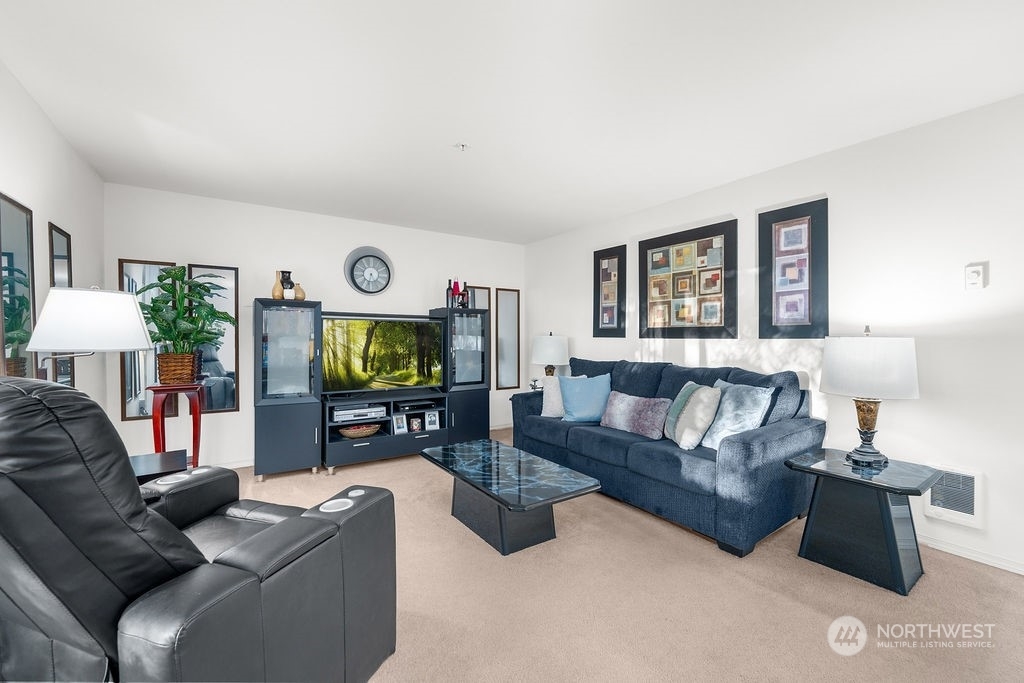 Property Photo: 5000 Lake Washington Boulevard NE A102 WA 98056