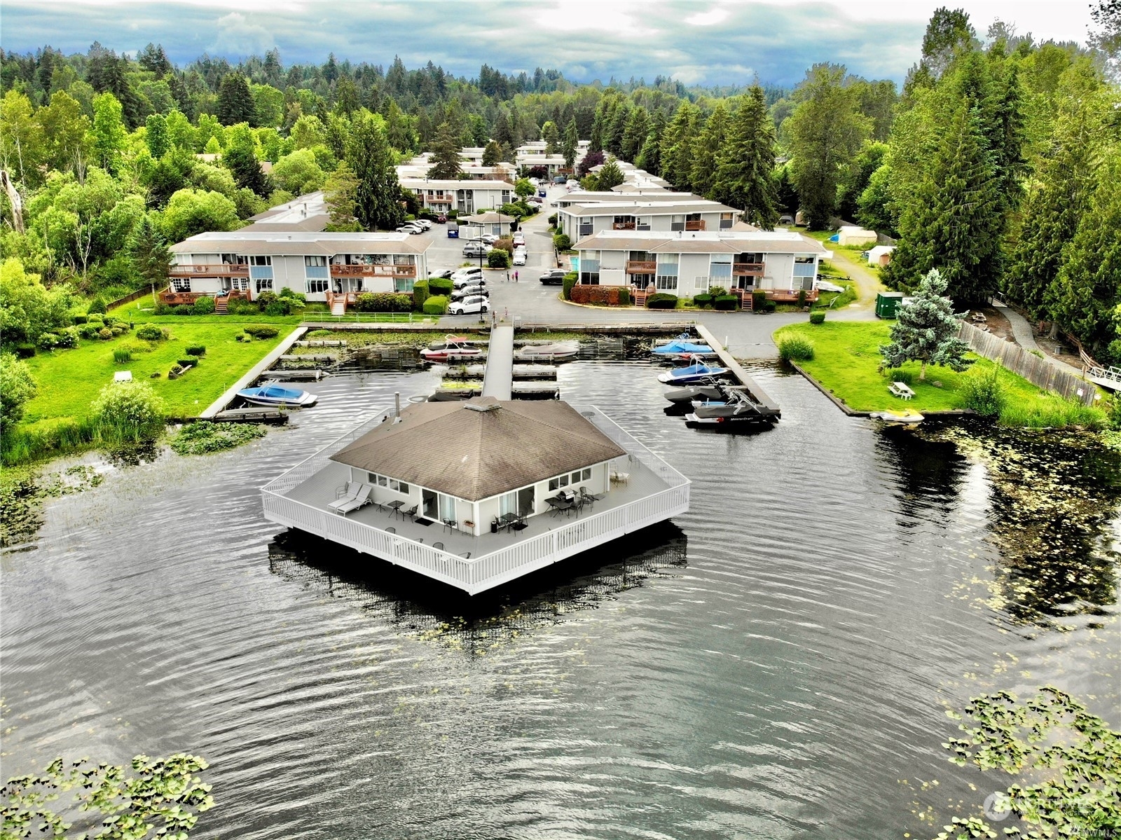 Property Photo: 17309 NE 45th Street 140 WA 98052