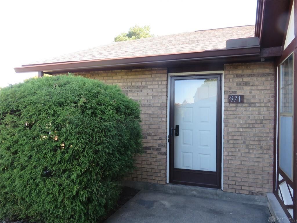 Property Photo: 971 Pine Needles Drive OH 45458