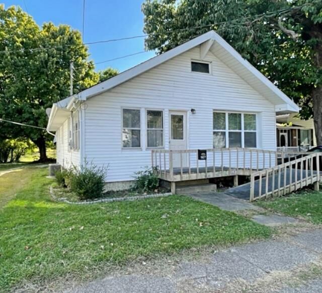 Property Photo: 907 E Main Street IN 47501