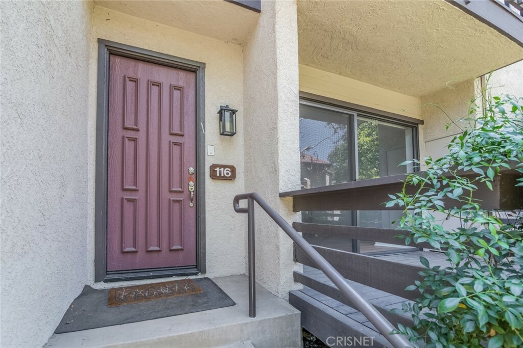 Property Photo:  5711 Owensmouth Avenue 116  CA 91367 