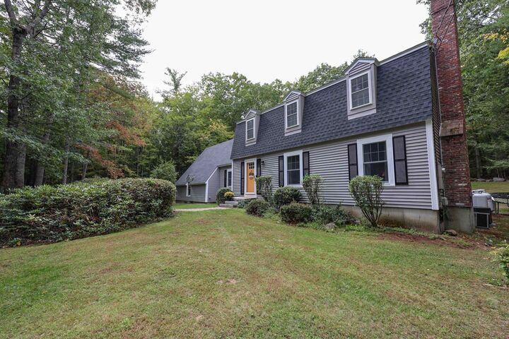 10 Greenbriar Lane  Amherst NH 03031 photo