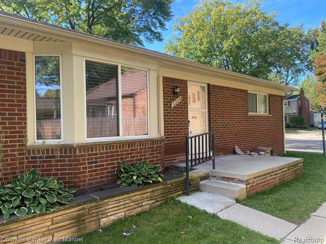 Property Photo: 3304 W Webster Road MI 48073