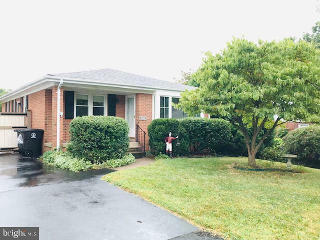 Property Photo: 212 Catoctin Circle NE VA 20176