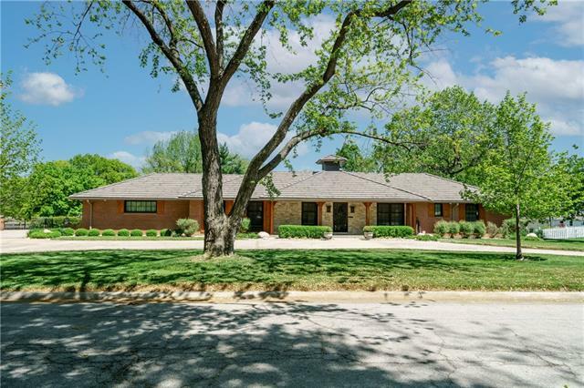 Property Photo:  10101 Wenonga Lane  KS 66206 