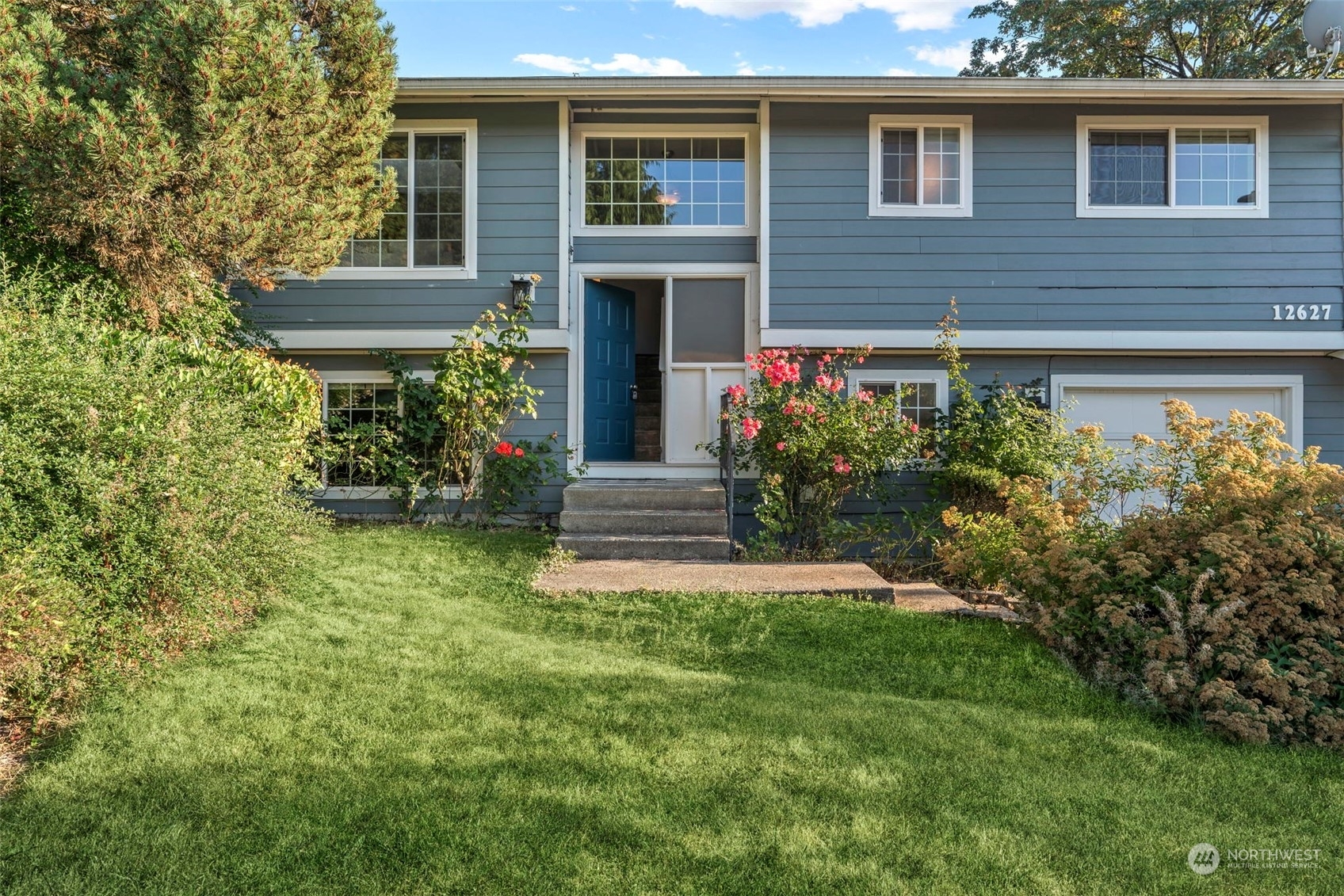Property Photo:  12627 NE 154th Street  WA 98072 