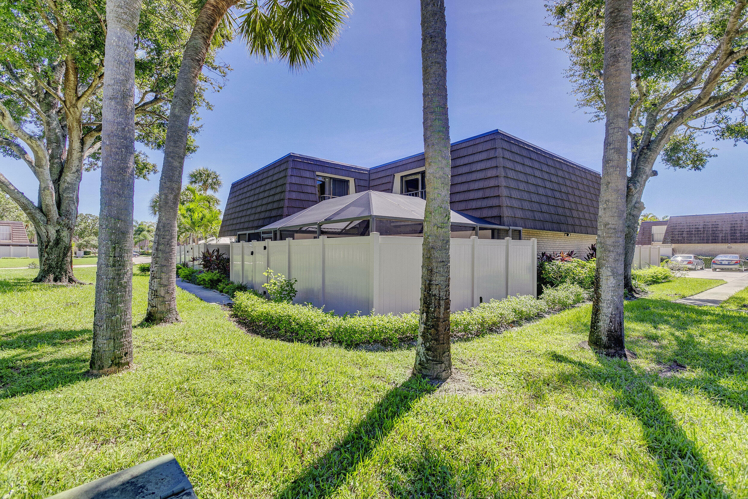 Property Photo:  7916 79th Way  FL 33407 