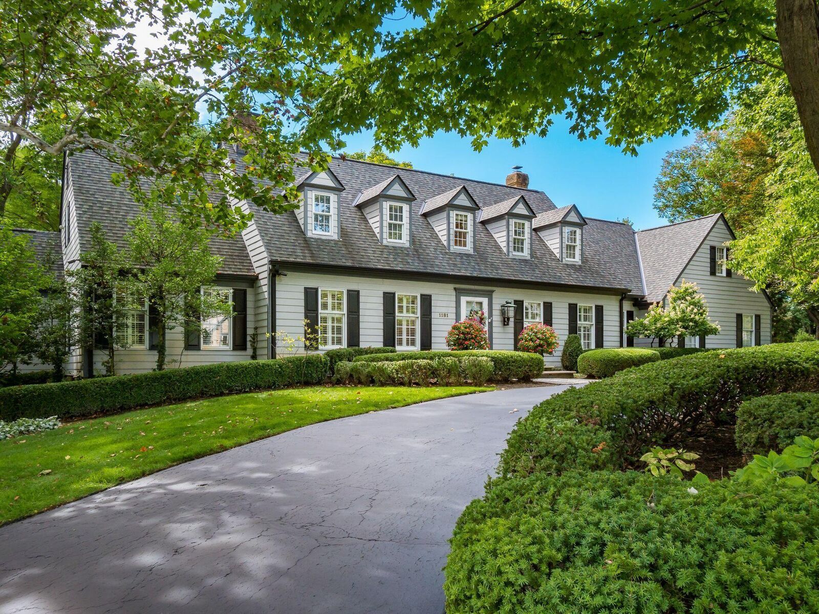 Property Photo:  1181 Millcreek Lane  OH 43220 