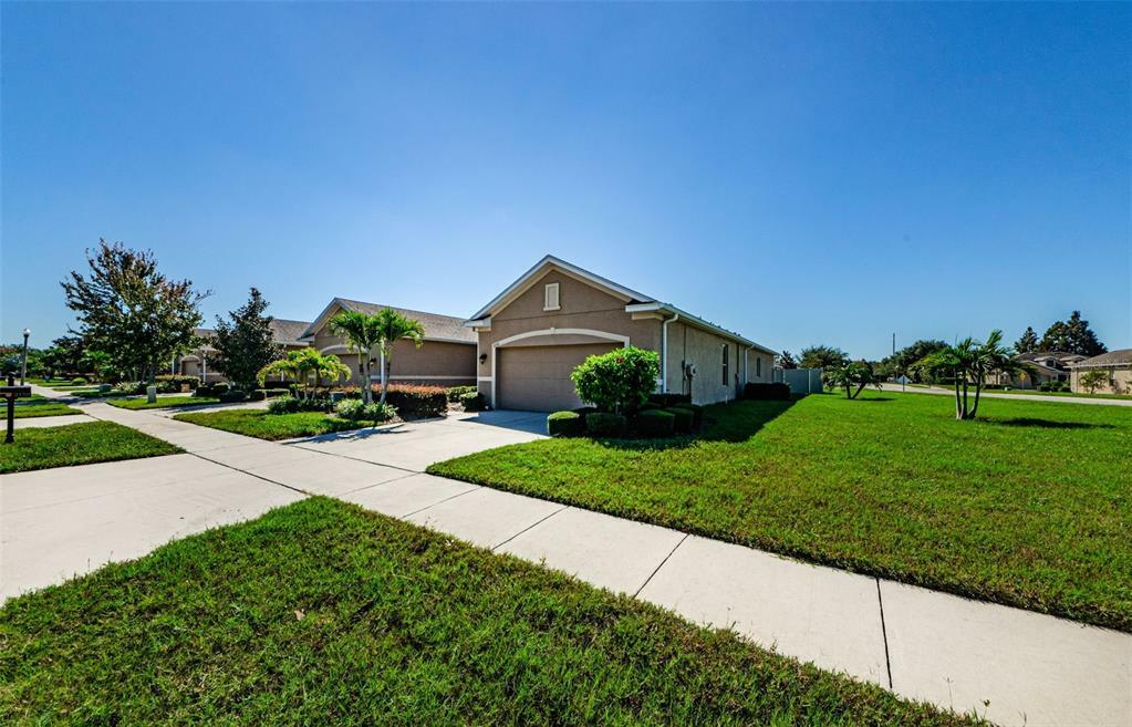 Property Photo:  2150 Parrot Fish Drive  FL 34691 