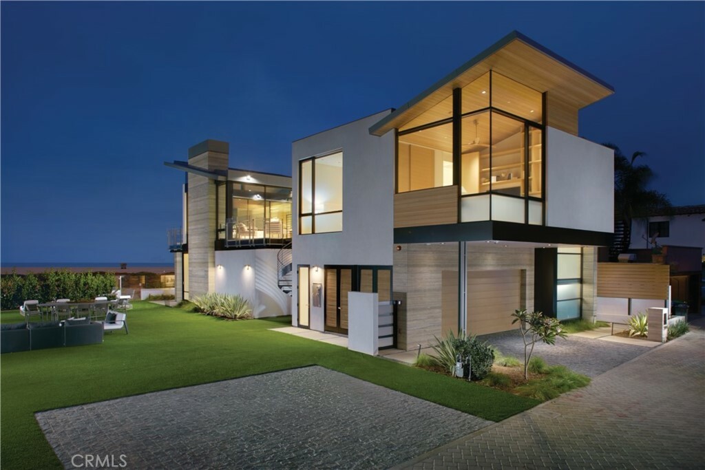 Property Photo: 2168 E Oceanfront CA 92661