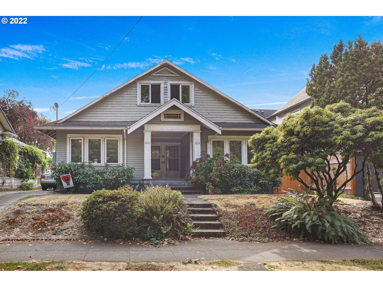 Property Photo:  2224 NE Flanders St  OR 97232 