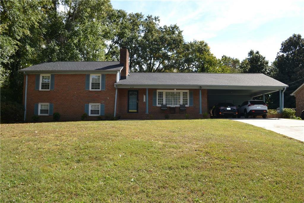 Property Photo: 414 Fairhaven Drive SC 29687