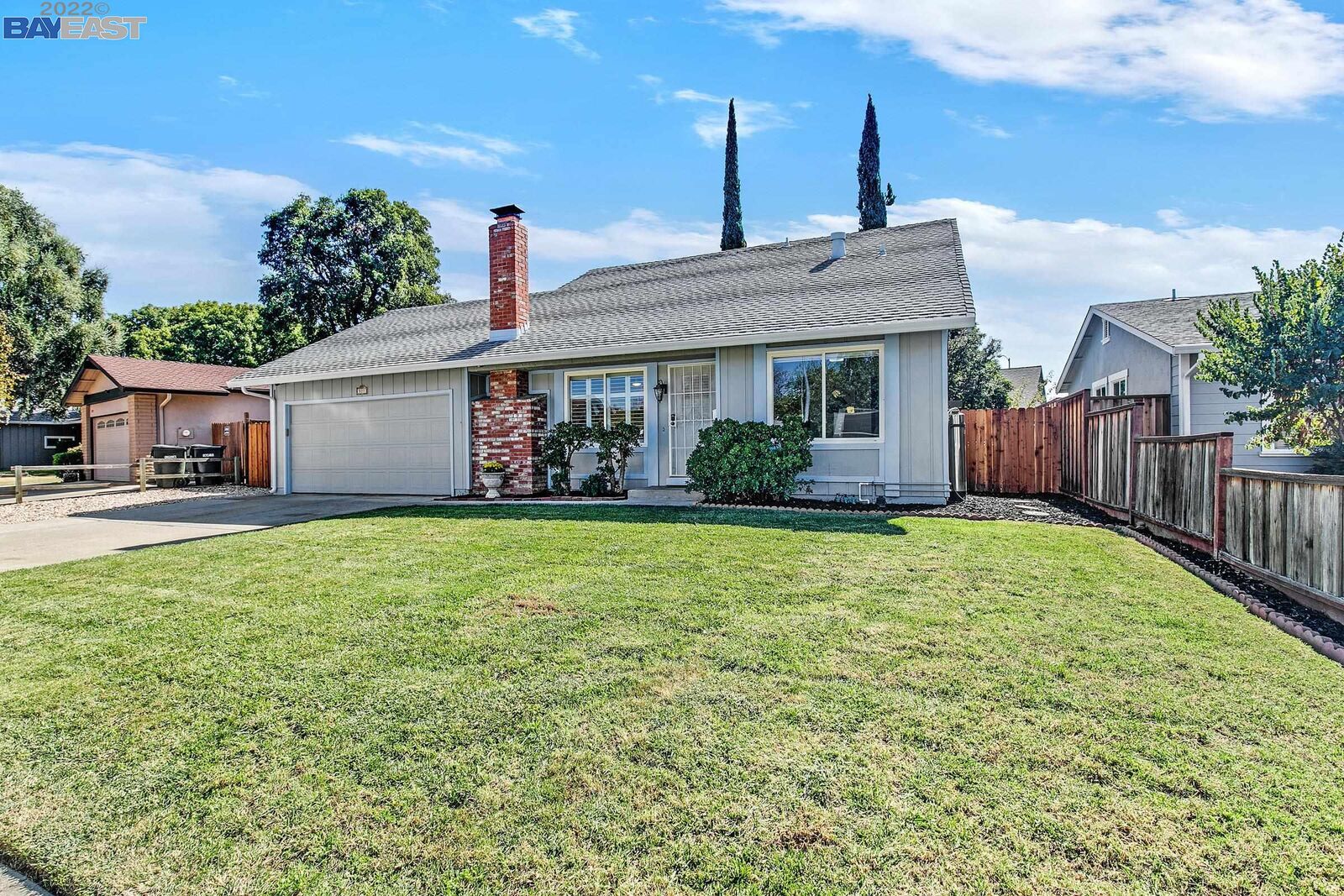 Property Photo:  521 Huntington Way  CA 94551 
