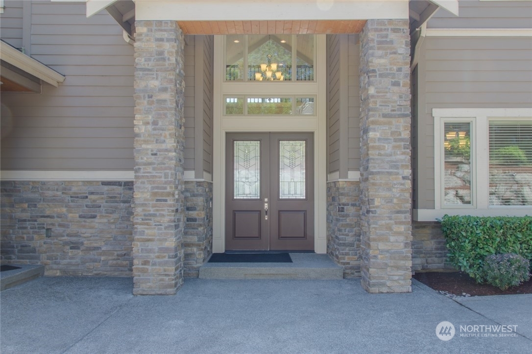 Property Photo: 9976 SE 38th Street WA 98040