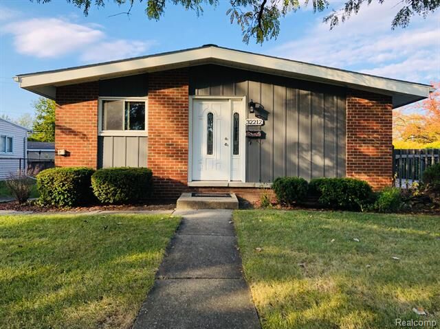 Property Photo:  32212 Harvard Street  MI 48186 