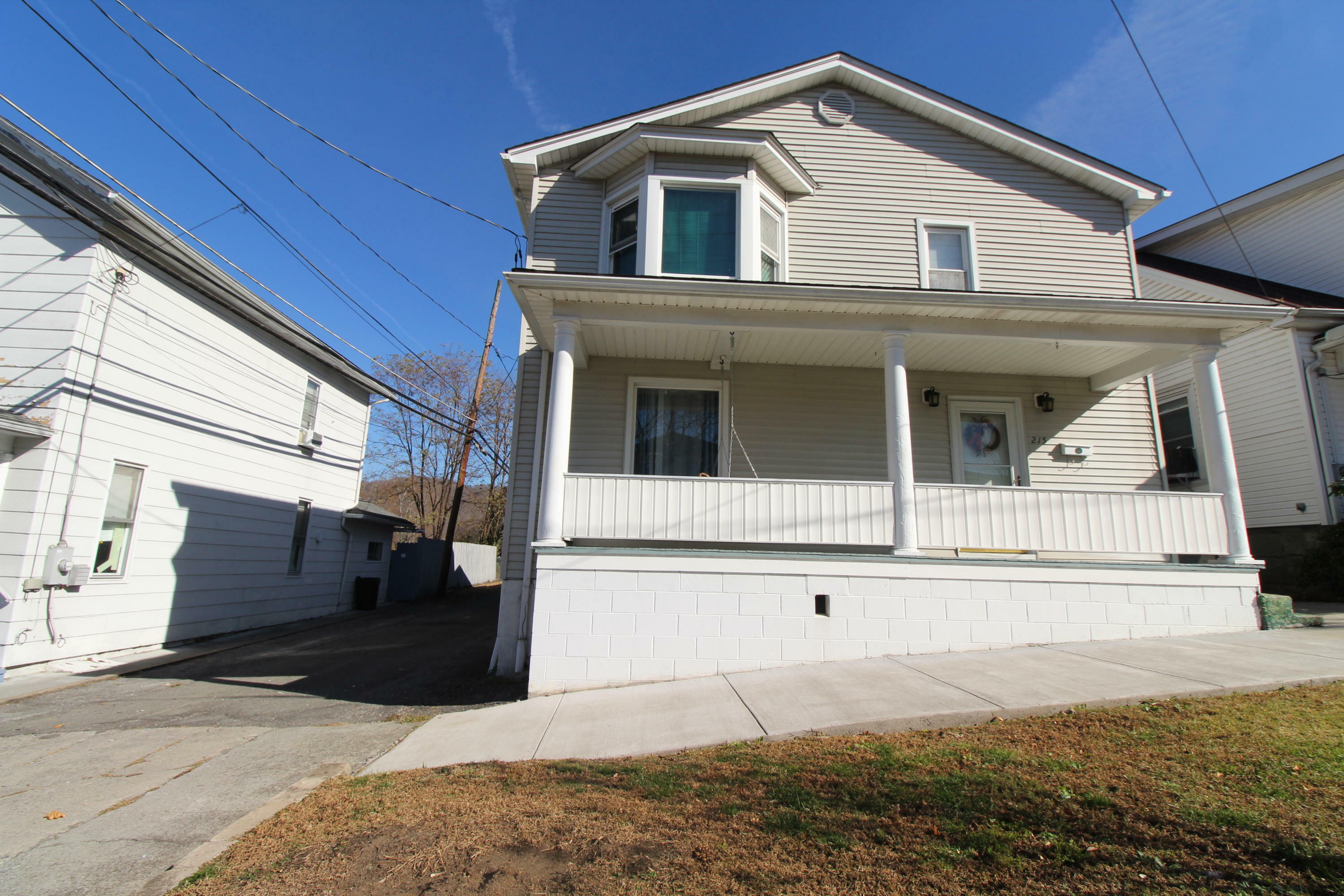 Property Photo:  215 6th Ave  WV 25951 