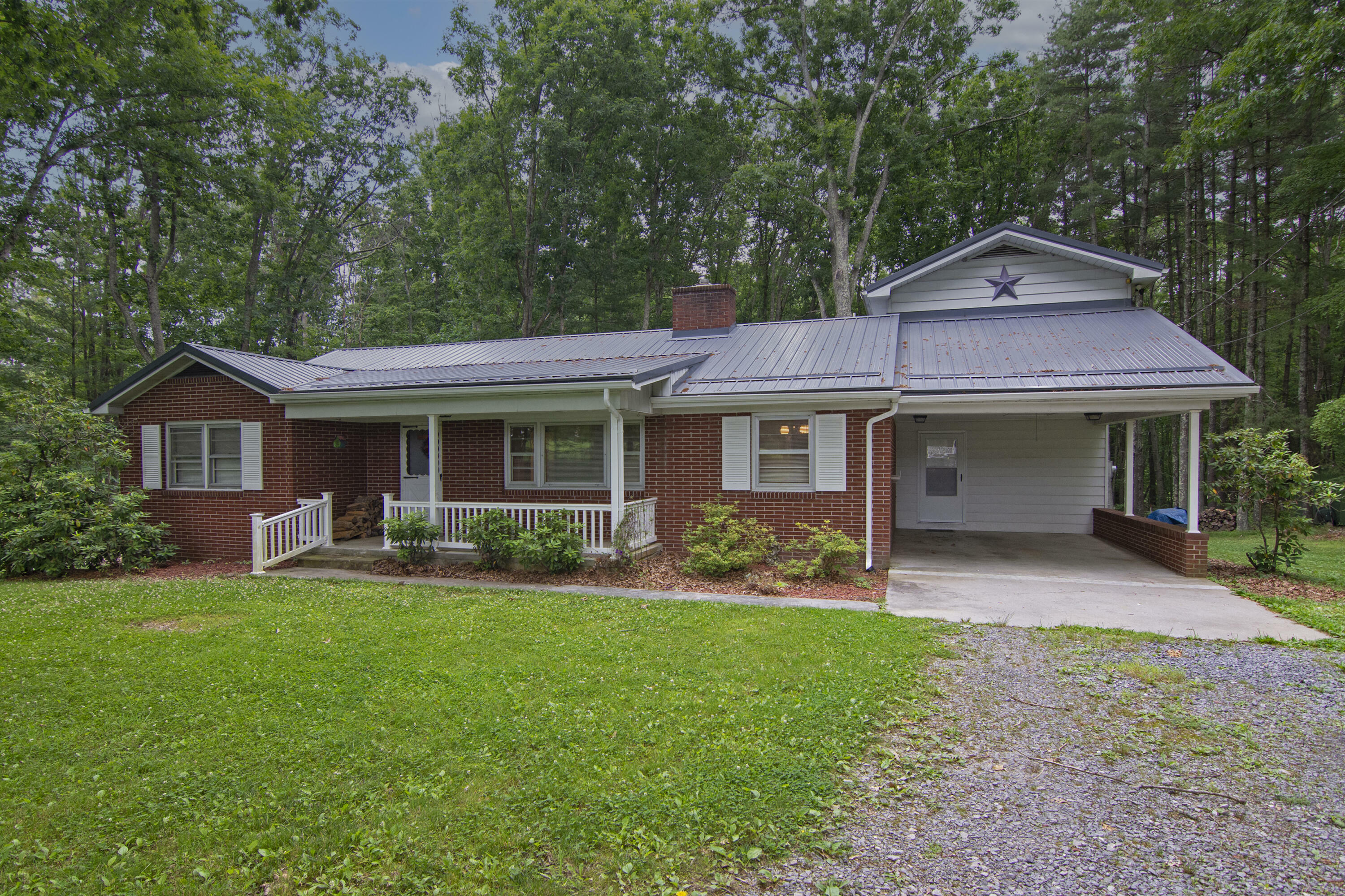 Property Photo:  494 Summit Dr  WV 24963 