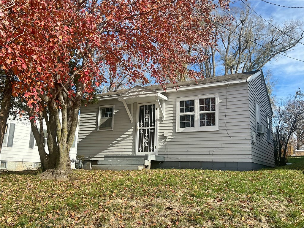 Property Photo:  308 E 13th Street N  IA 50208 