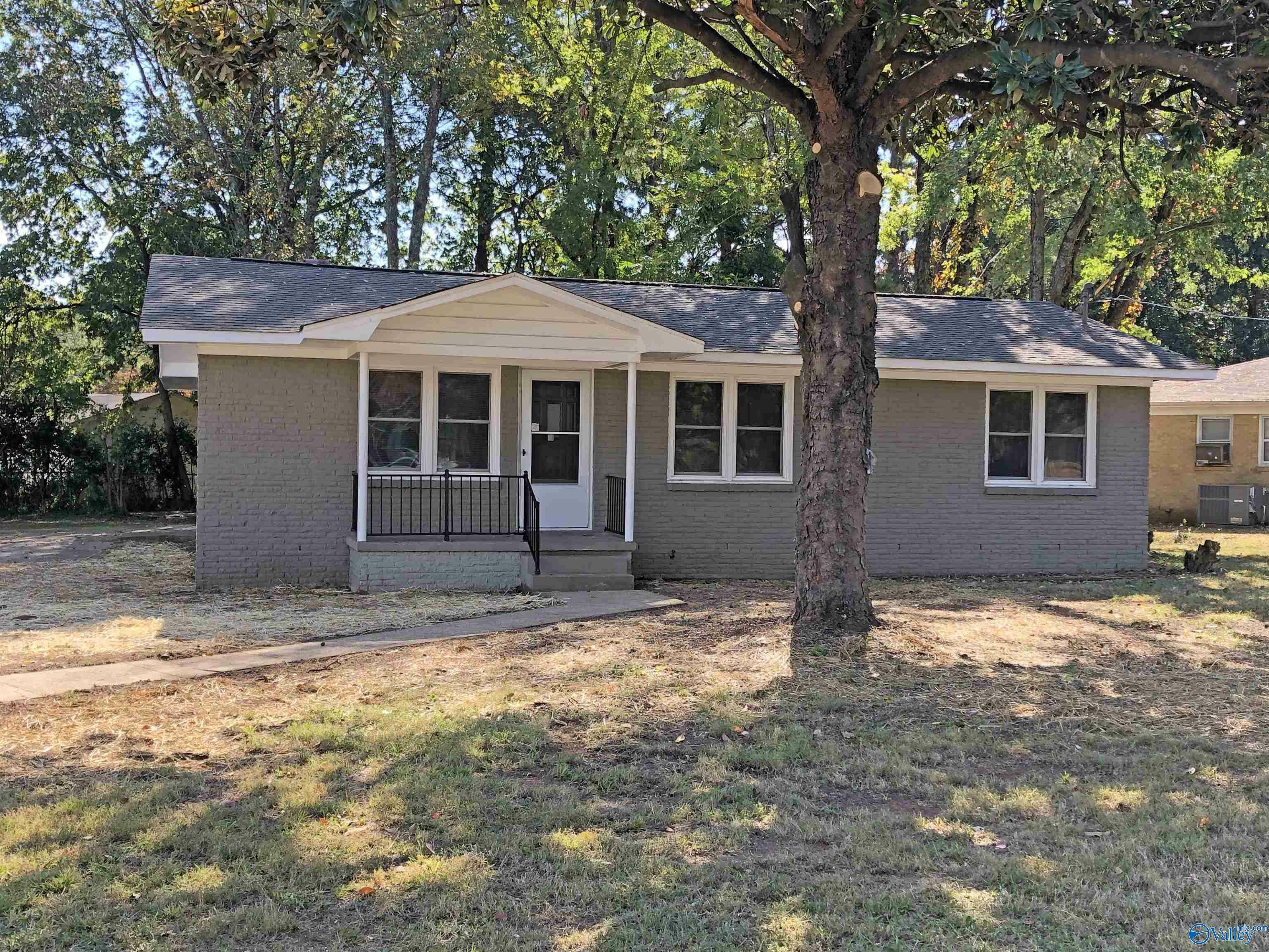 Property Photo:  3212 Pulaski Pike NW  AL 35810 