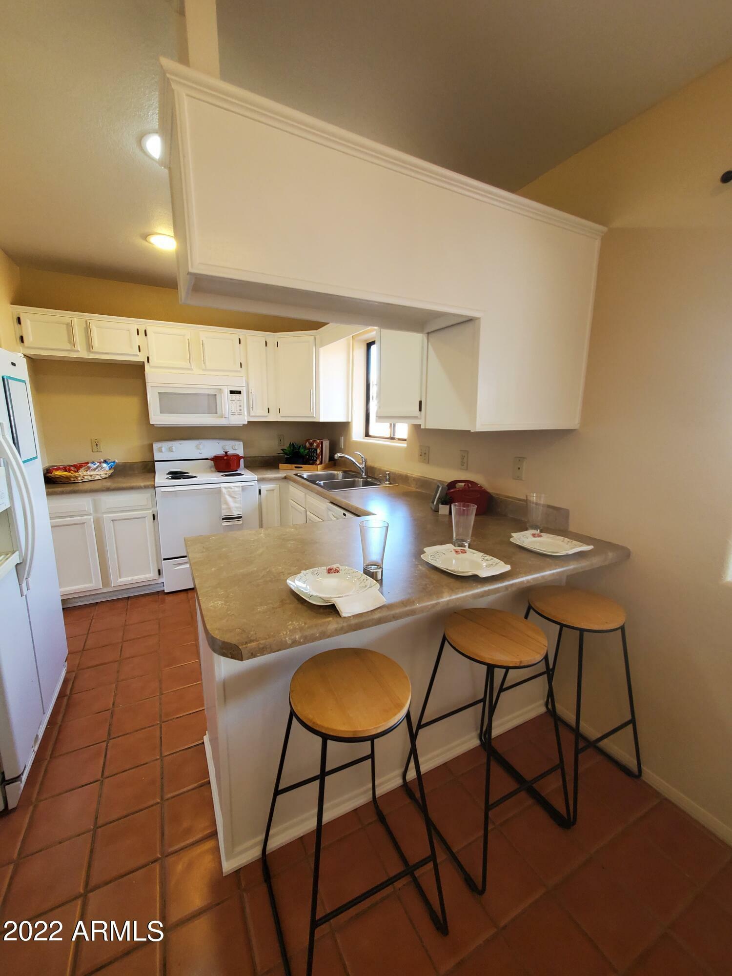 Property Photo:  735 N Buena Vista Drive  AZ 85390 