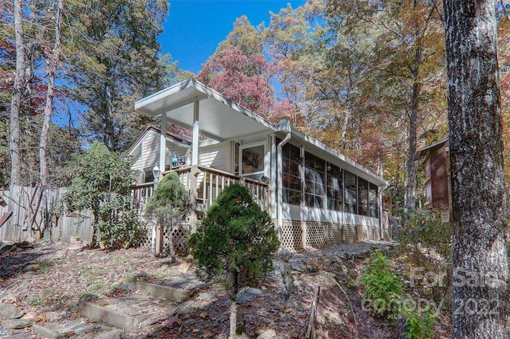 Property Photo:  303 Woodland Hills Drive  NC 28789 