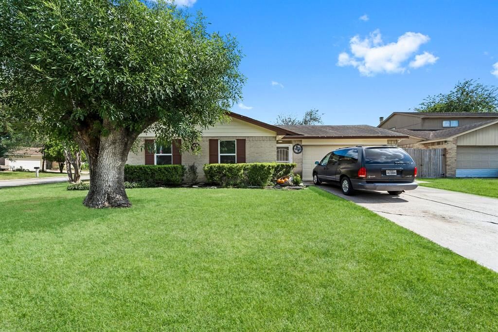 Property Photo:  2003 Arroyo Vista Court  TX 77067 
