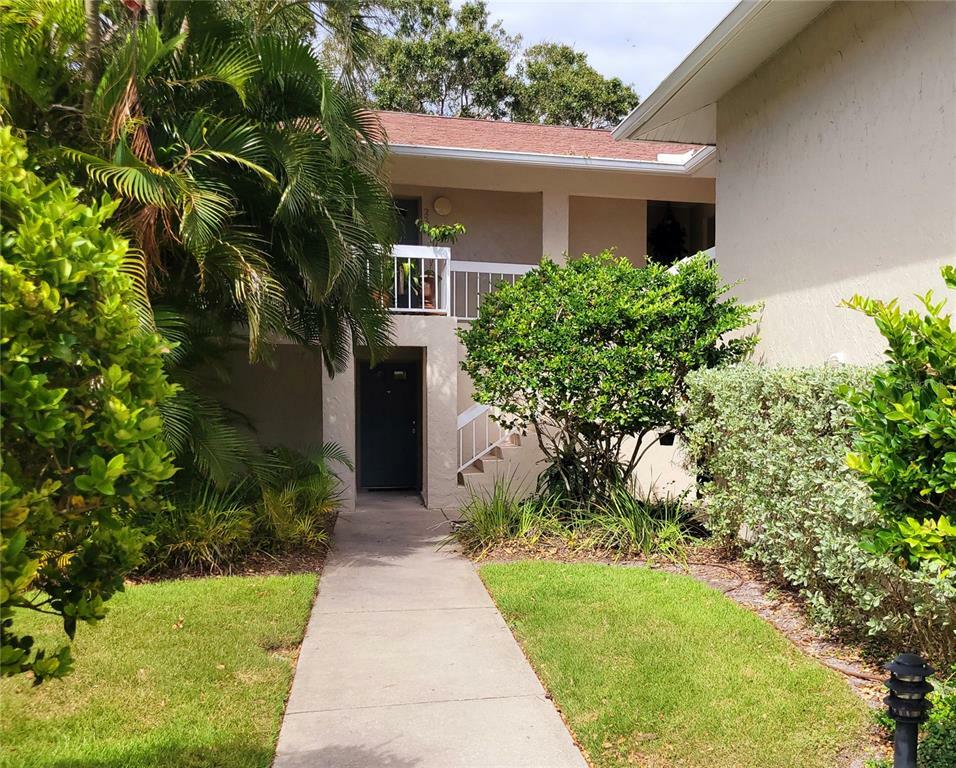 Property Photo:  2121 Wood Street 122  FL 34237 