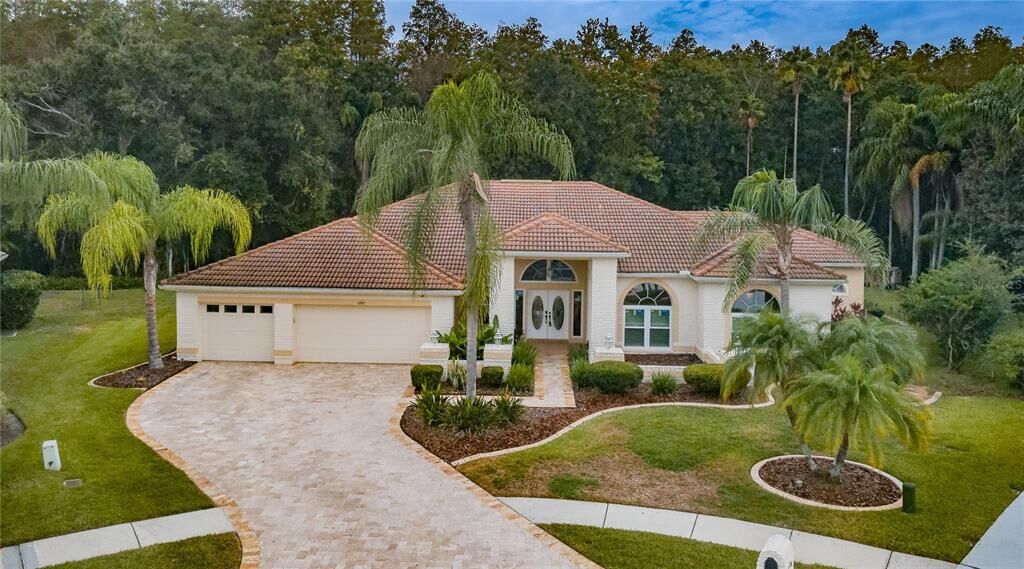 Property Photo: 1092 Copeland Court FL 34688