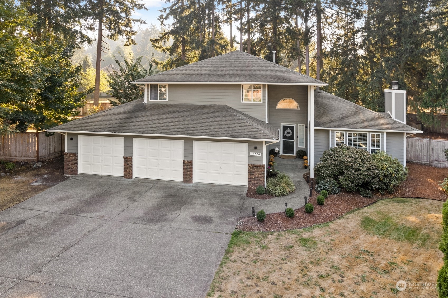 Property Photo: 10606 219th Avenue E WA 98321