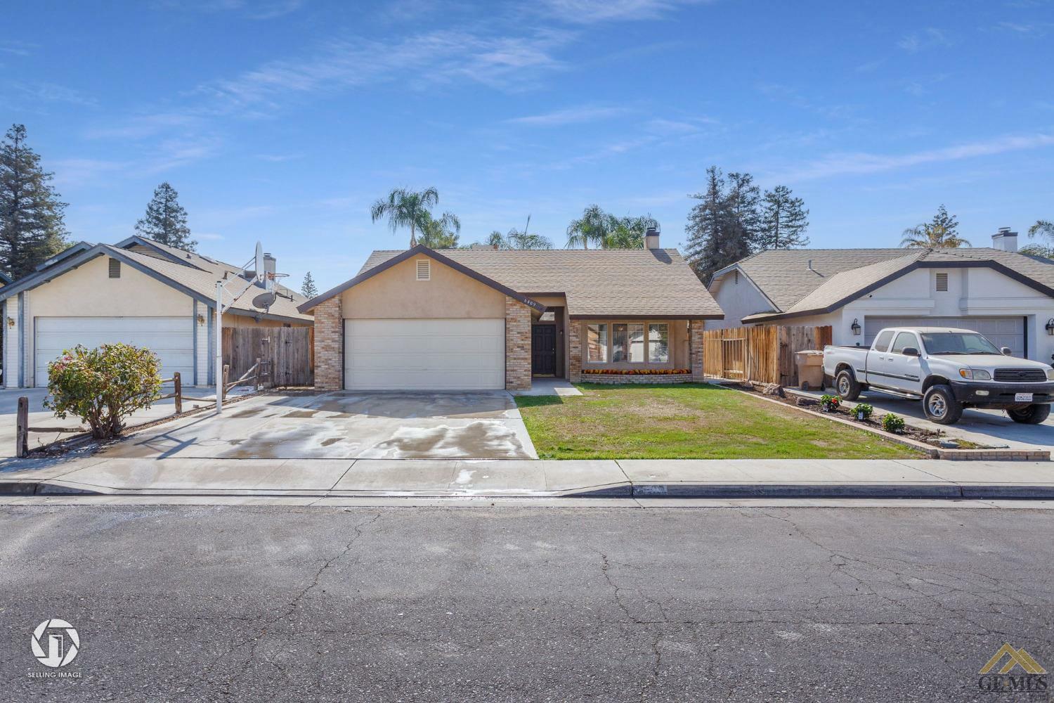 Property Photo:  6409 Ambergrove Street  CA 93313 