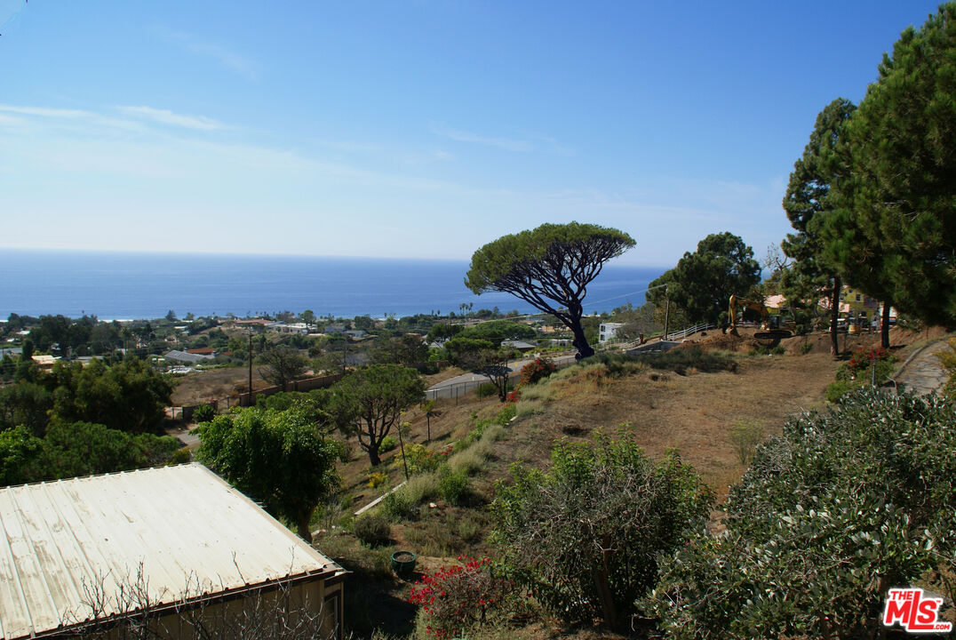 Property Photo:  5520   Horizon Dr  CA 90265 