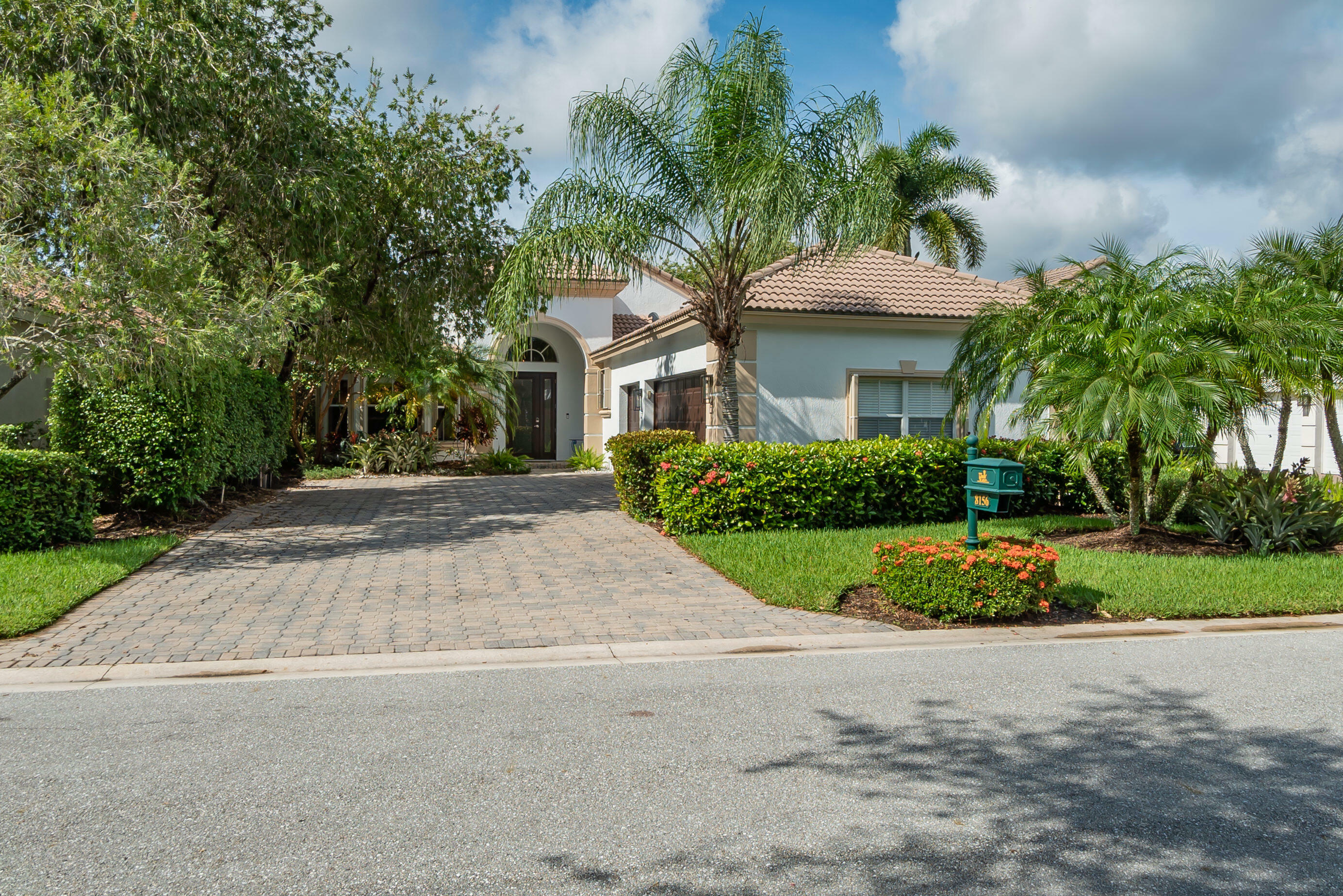 Property Photo:  8156 Spyglass Drive  FL 33412 